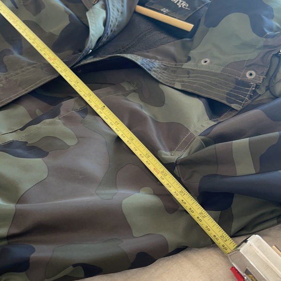 Camo wind breaker size 16-18 (Large) - Picture 9 of 11